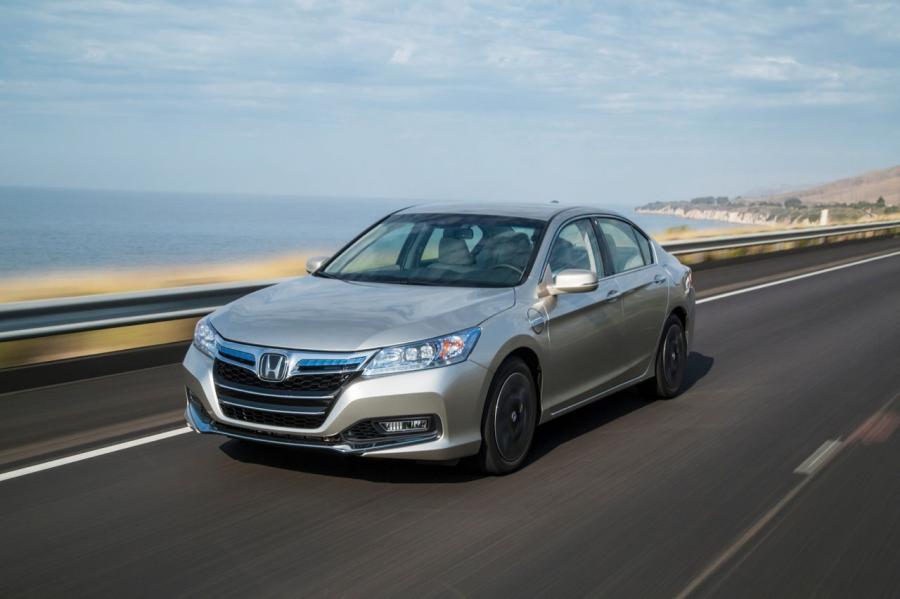  Honda Accord Plug-In Hybrid 2014 года  (фото 64 из 109)